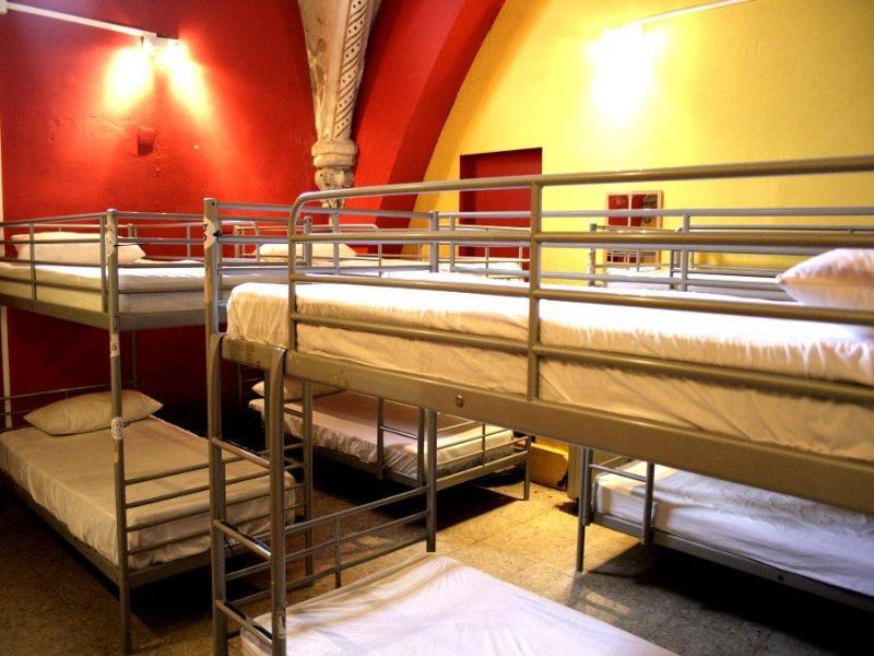 Feetup Home Backpackers Валенсия Экстерьер фото